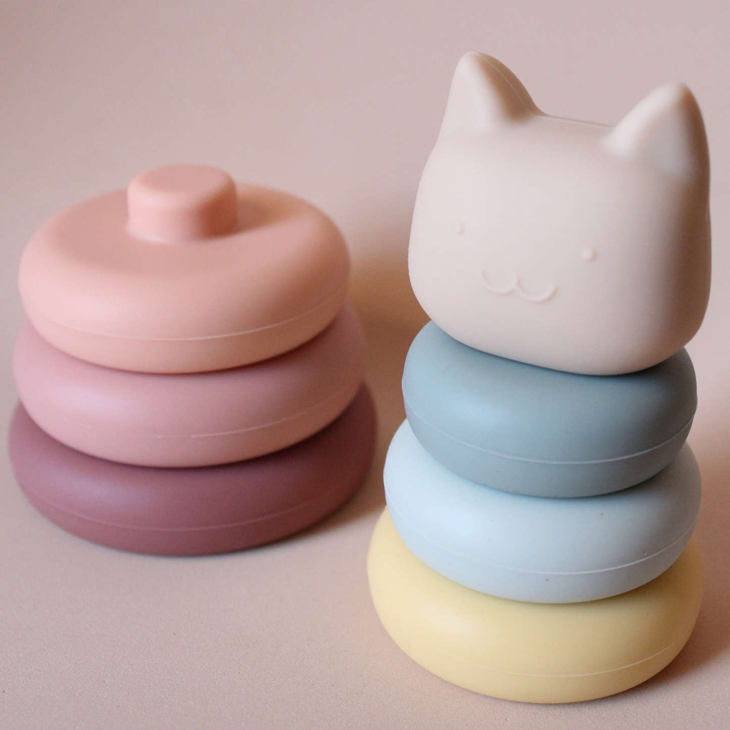 Juego apilable en forma gato