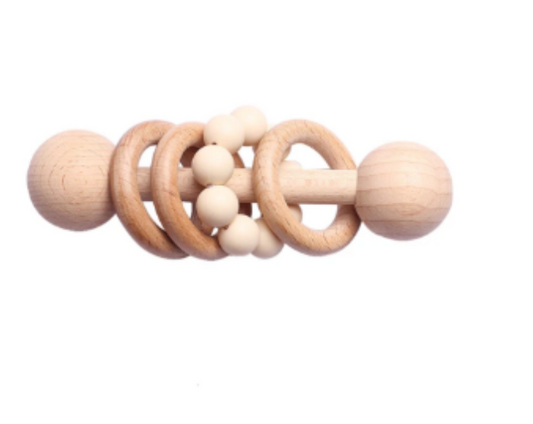 Sonajero de madera con anillos
